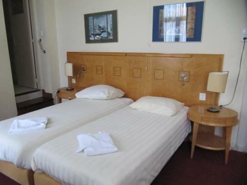 Hotel 2000
