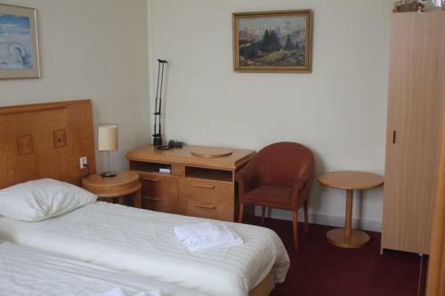 Hotel 2000