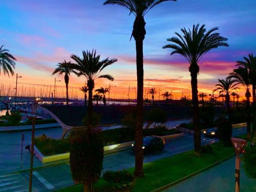 Apartamento Palmeras Puerto En Beach Front Line