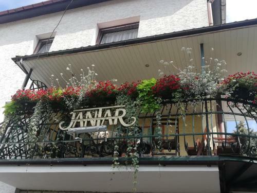 Jantar-pokoje Go?cinne