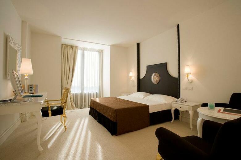UNA Hotel Palace