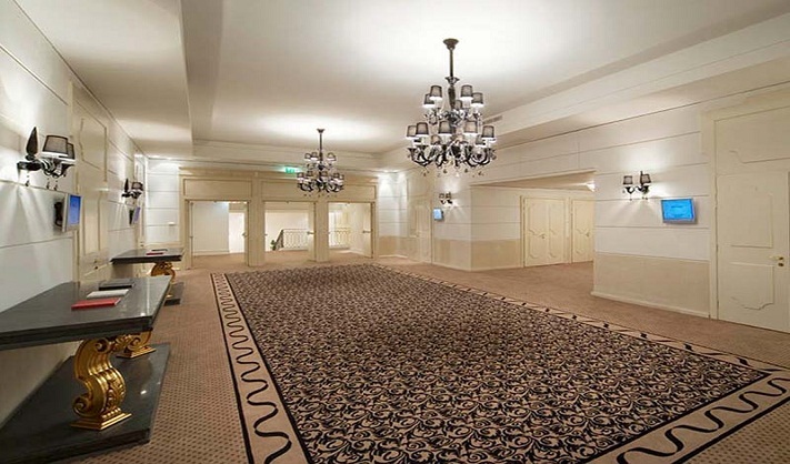 UNA Hotel Palace