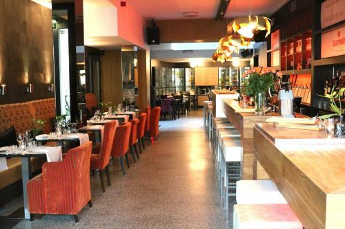 Anna's Restaurant & Hotel