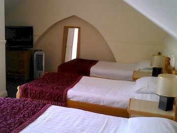 Hostal Central Hotel