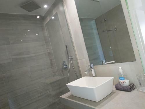 Oasis Beach 8 Top Floor Apartment In Torrevieja Punta Prima