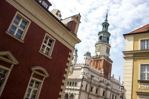 Townhall Apartments