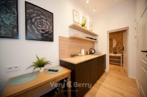 Very Berry - Glogowska 35a - Mtp Apartments - Self Check In 24h