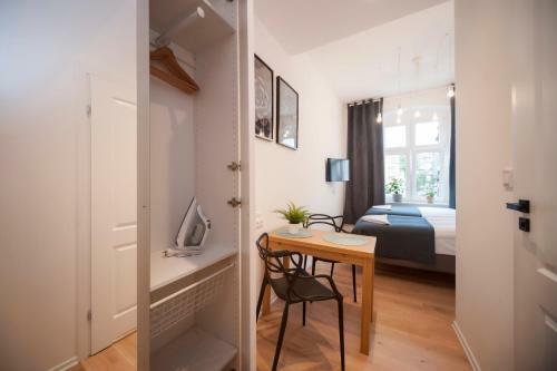 Very Berry - Glogowska 35a - Mtp Apartments - Self Check In 24h
