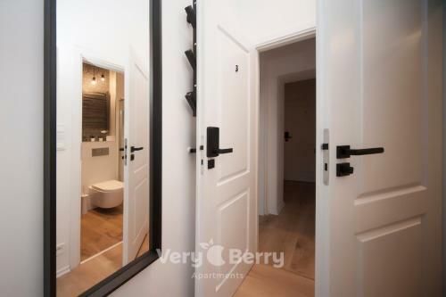 Very Berry - Glogowska 35a - Mtp Apartments - Self Check In 24h