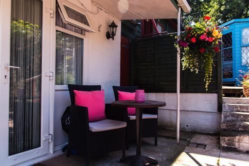 Hostal Woodlands Guest House