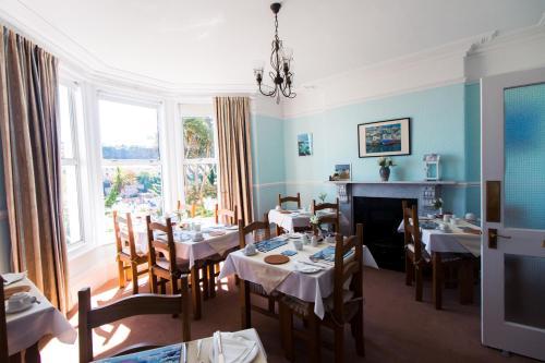 Hostal Woodlands Guest House