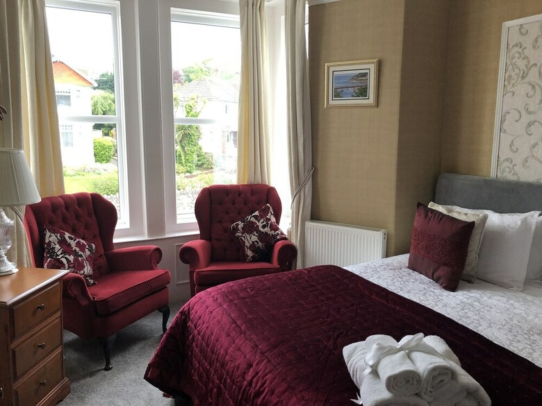 Hostal Trefoil Guest House
