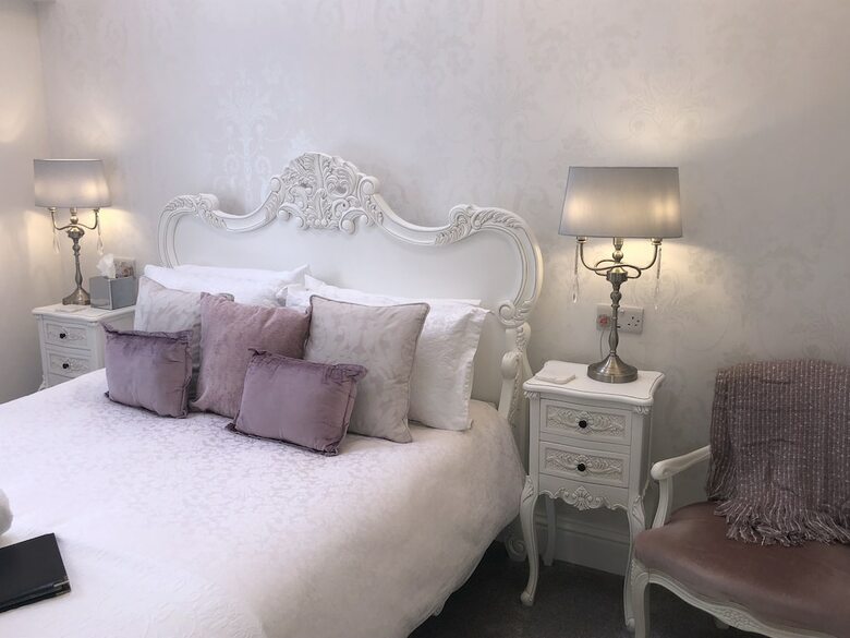 Hostal Trefoil Guest House