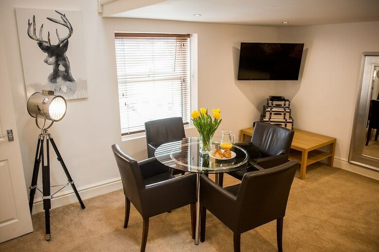 Hostal Howarth House