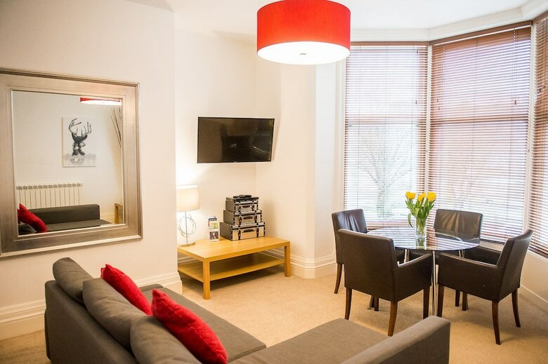 Hostal Howarth House