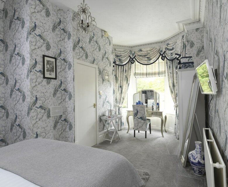 Hostal Howarth House