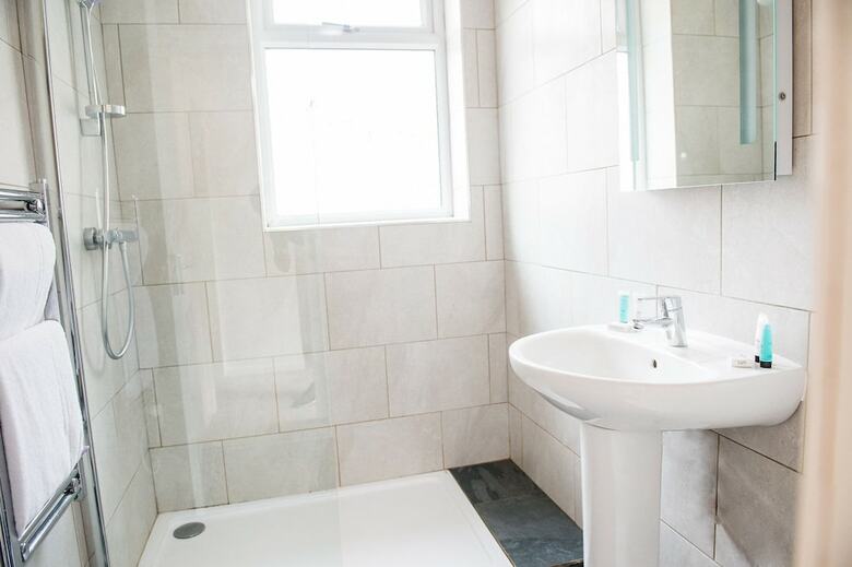 Hostal Howarth House