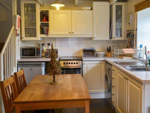 Tregullan Cottage
