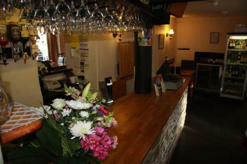 Hostal The Riverside
