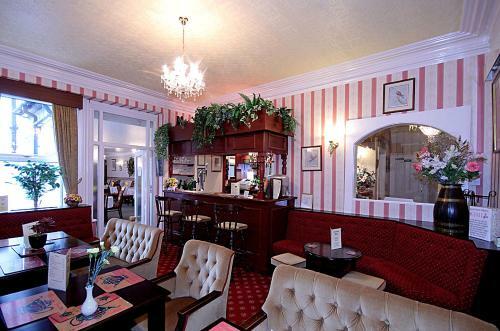 Gascony Hotel