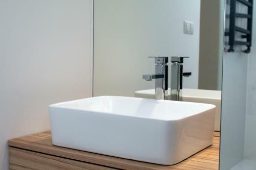 El Apartments - Antares
