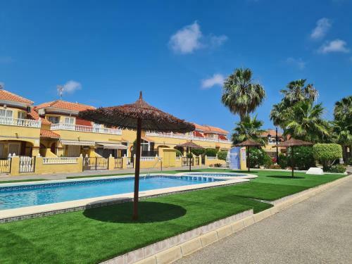 2 Bedroom Property In Closed Urbanisation