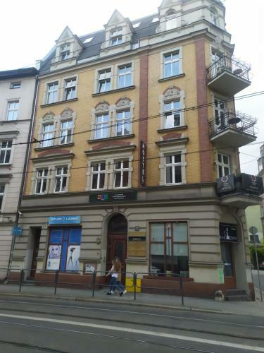Economic Color Apartment