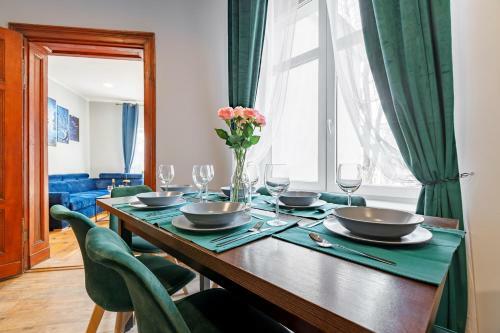 Chopin Park Apartments