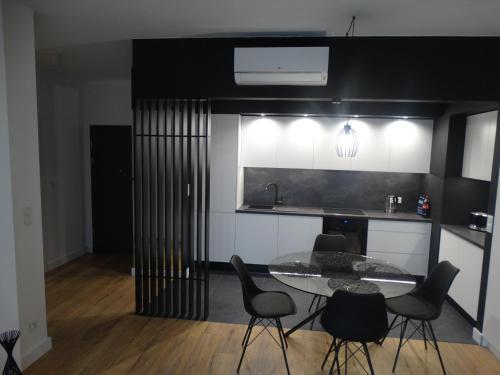 Black&white Apartment Bis - Ma?e Garbary 8