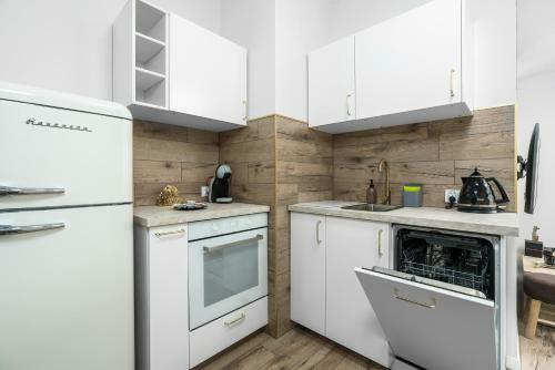 Apartment City View Garbary By Renters