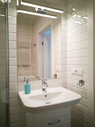 Sea Cliff Apartment Rewal