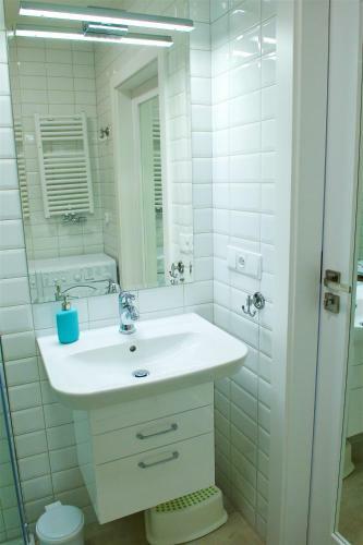 Sea Cliff Apartment Rewal