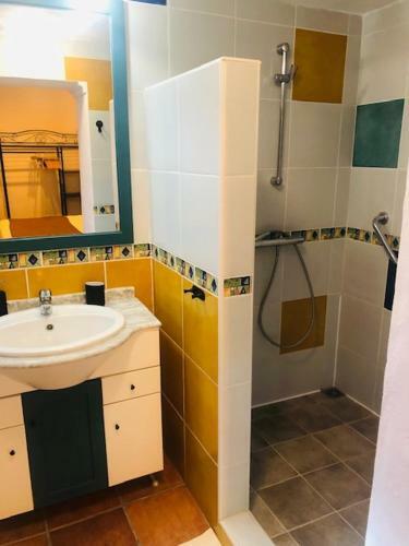 Private Room With Bathroom In Casa Mar