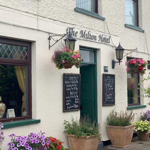 Hostal The Milton Hotel
