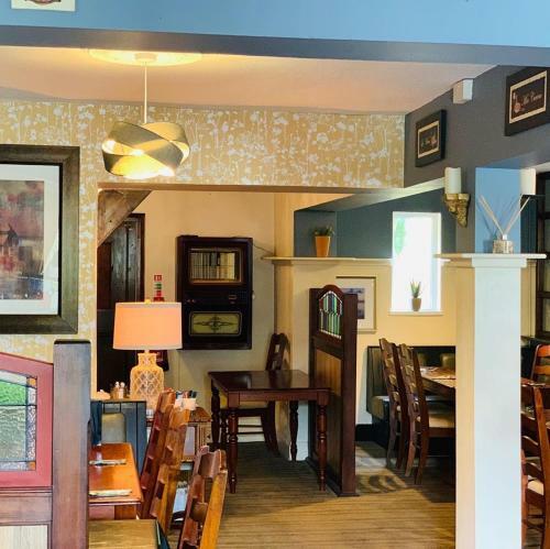 Hostal The Milton Hotel