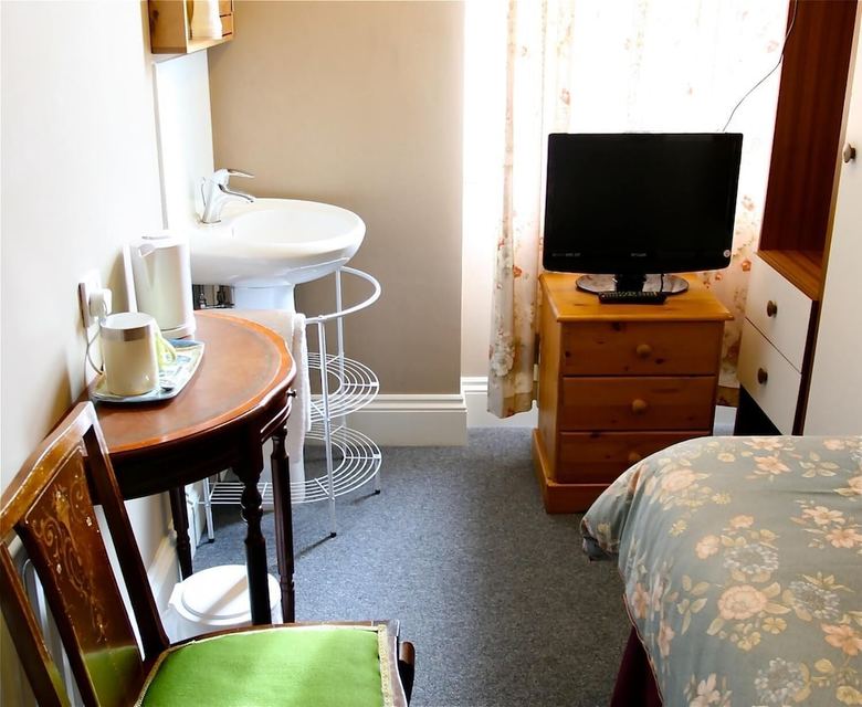 Hostal Melrose Guest House