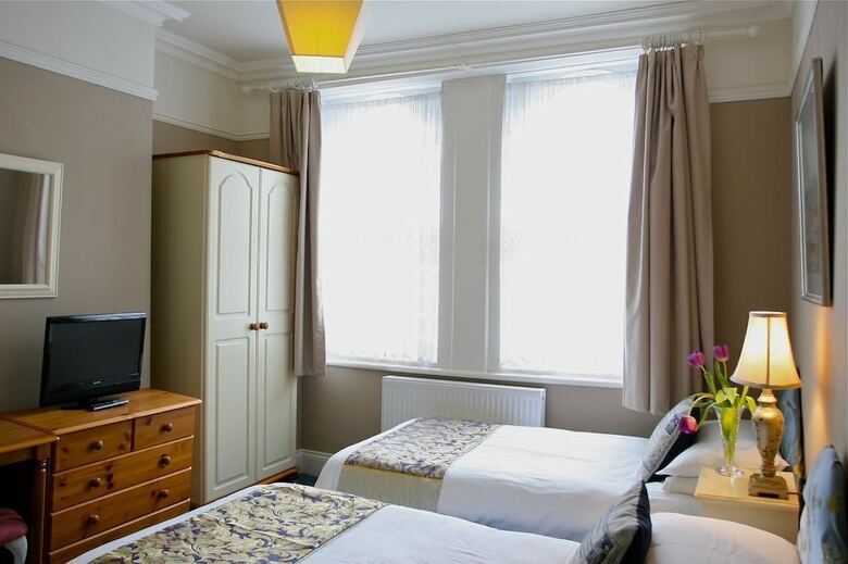 Hostal Melrose Guest House