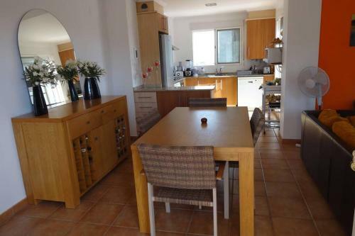 Apartamento Las Palomas, Appartement 2 Chambres Avec Piscine