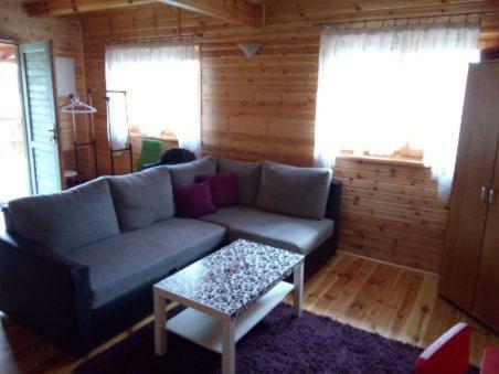 Domek Drewniany Nad Jeziorem Sob?cz