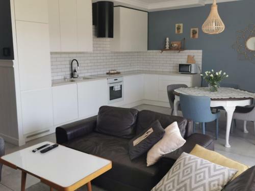 Sunny Garden Apartment