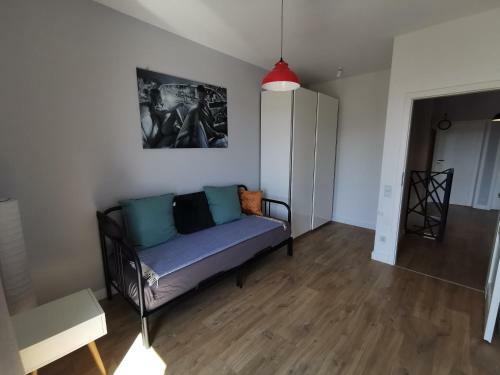 Sunny Garden Apartment