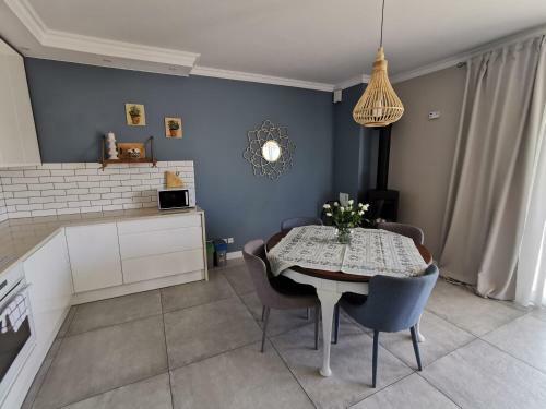 Sunny Garden Apartment