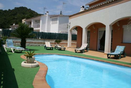 Villa Costa.
