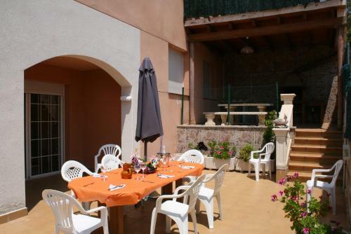 Villa Costa.