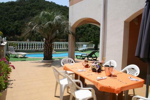 Villa Costa.