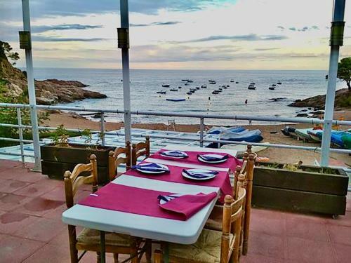 Apartamento ? Sea Views + Private Beach. What Else? ?