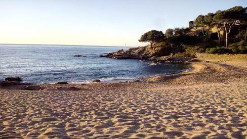 Apartamento ? Sea Views + Private Beach. What Else? ?