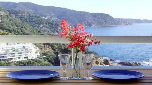 Apartamento ? Sea Views + Private Beach. What Else? ?