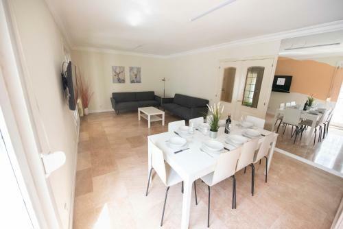 Apartamento Espacios Blanco Plaza Mayor