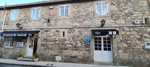Hostal A Taberna De Gundi�n